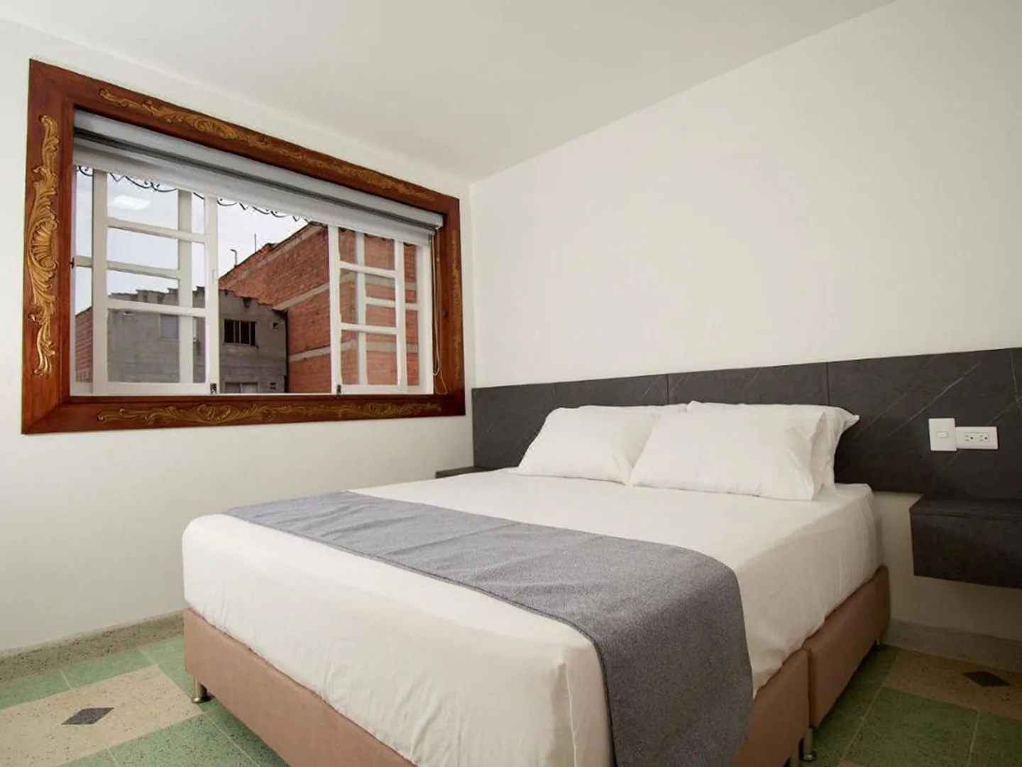 Brana Laureles – Standard