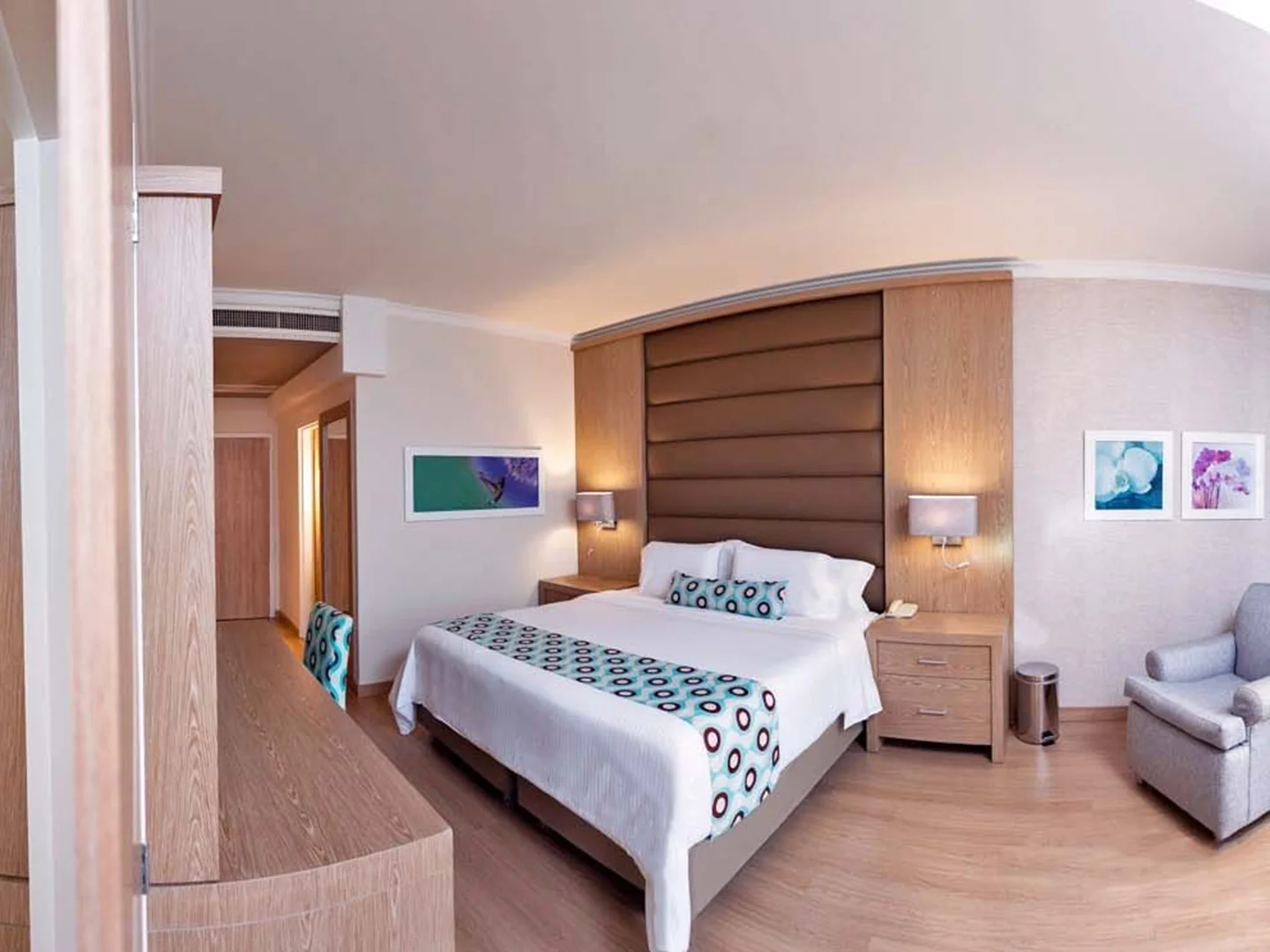Hotel Dann Carlton Medellin suite bedroom