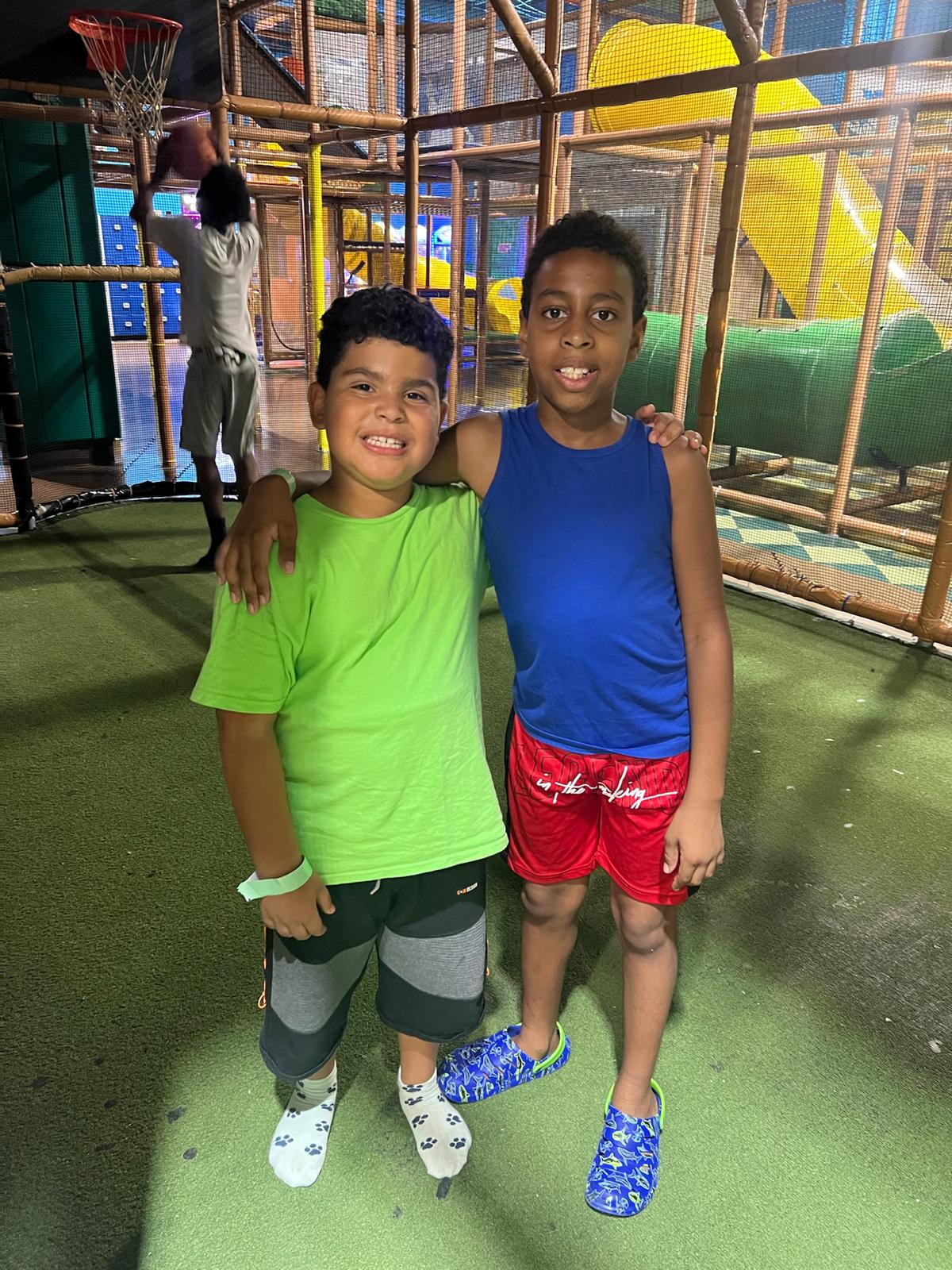 2 little boys