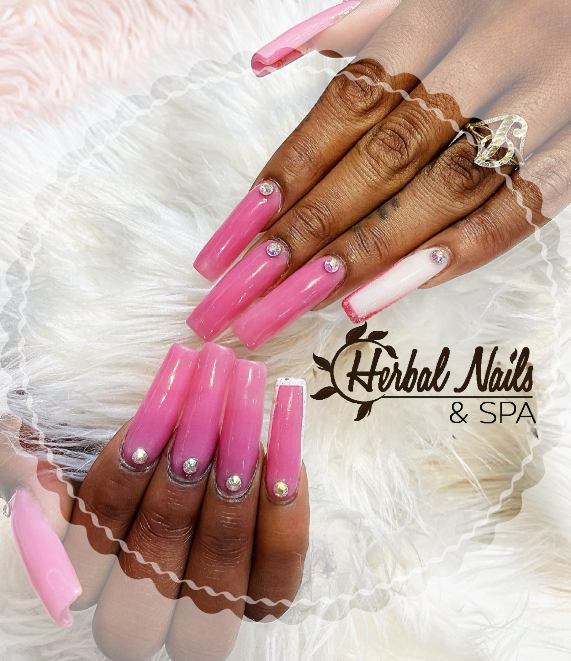 Glitter accent nails Brea