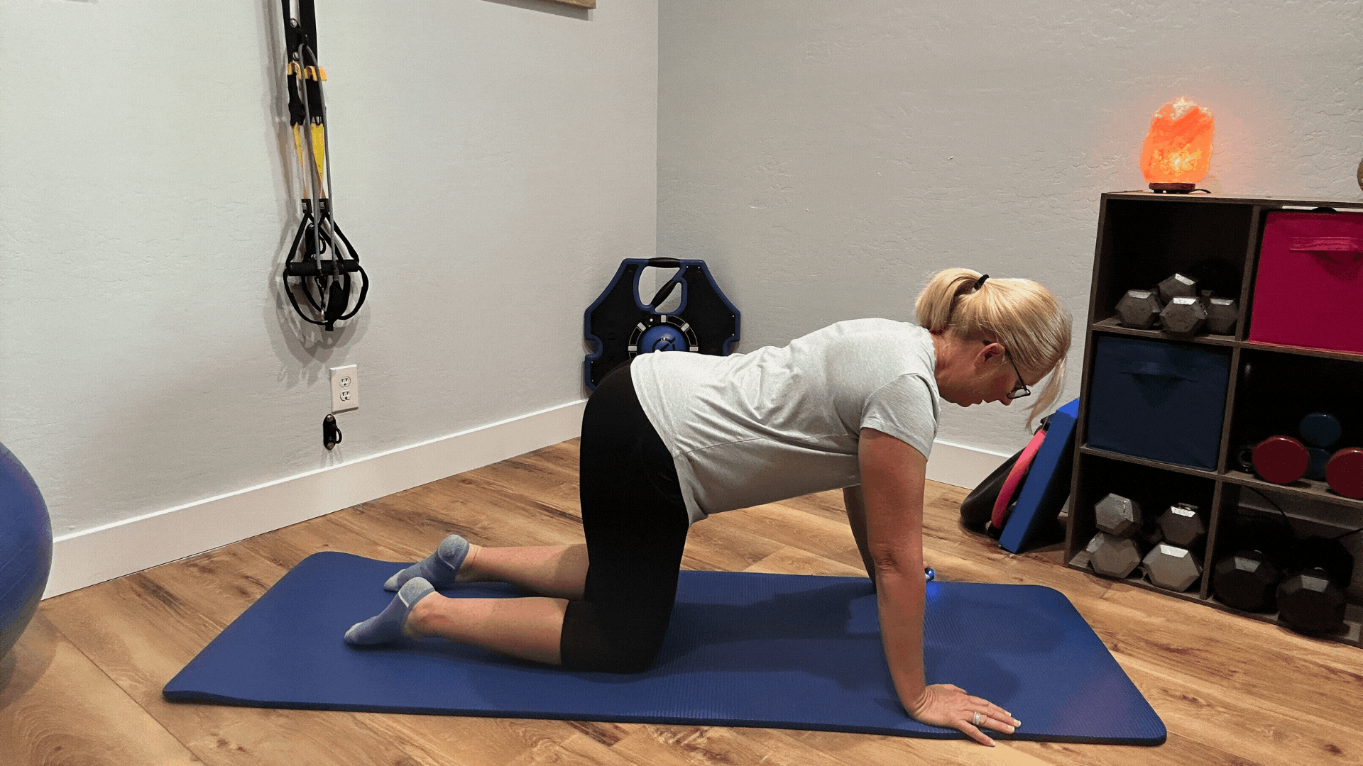 quadruped pelvic tilt