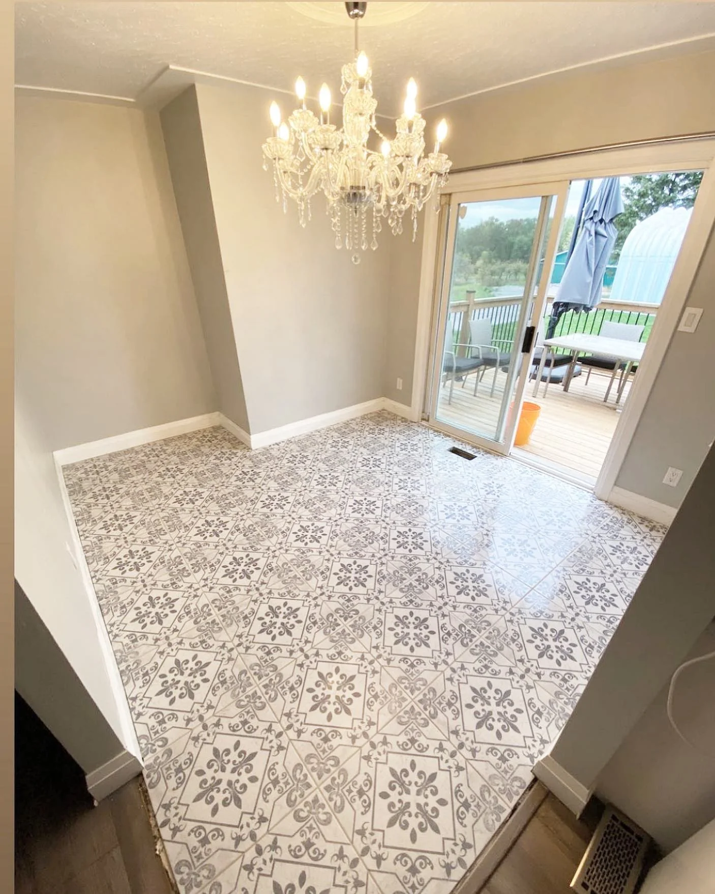 Patterned tile floor
