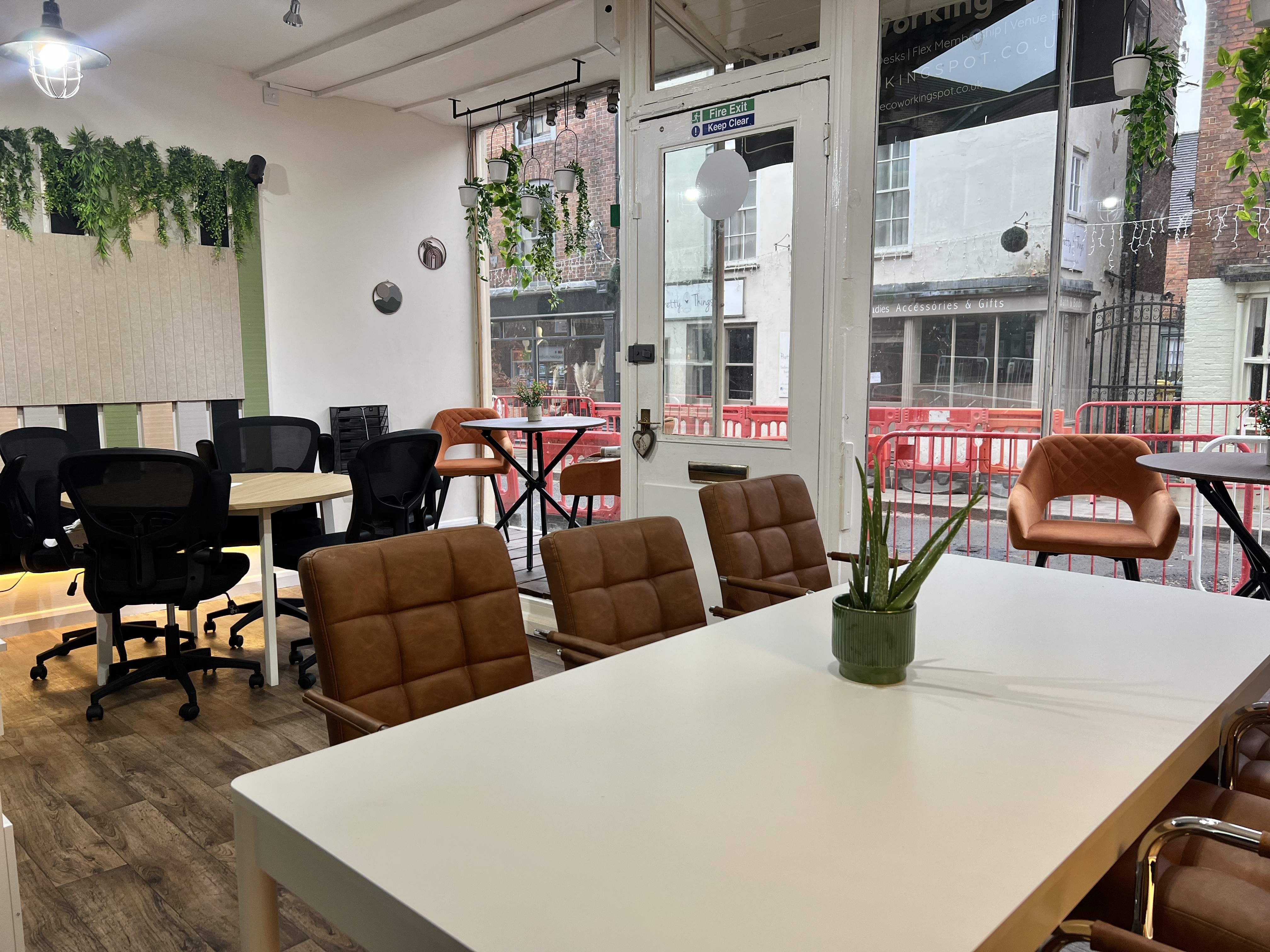 Image of private desks at The Co-Working Spot