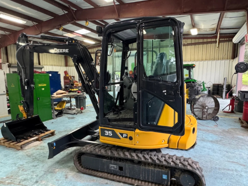 Sewer line work in North Palm Beach