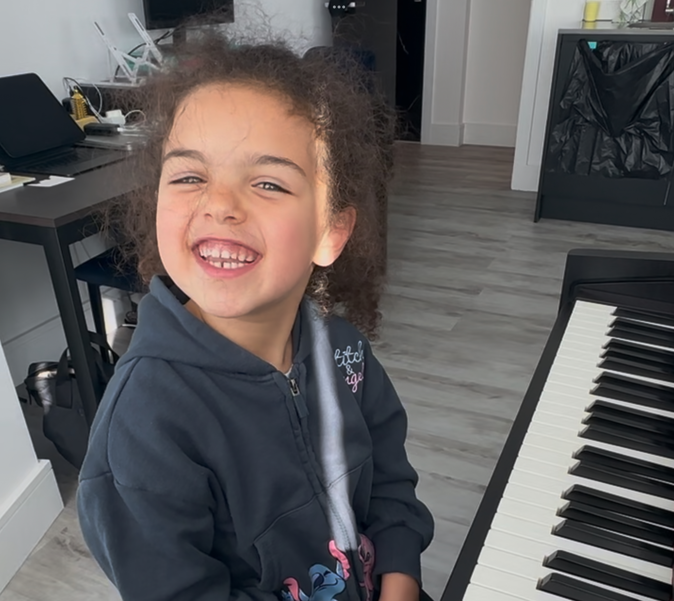  Classical piano lessons 