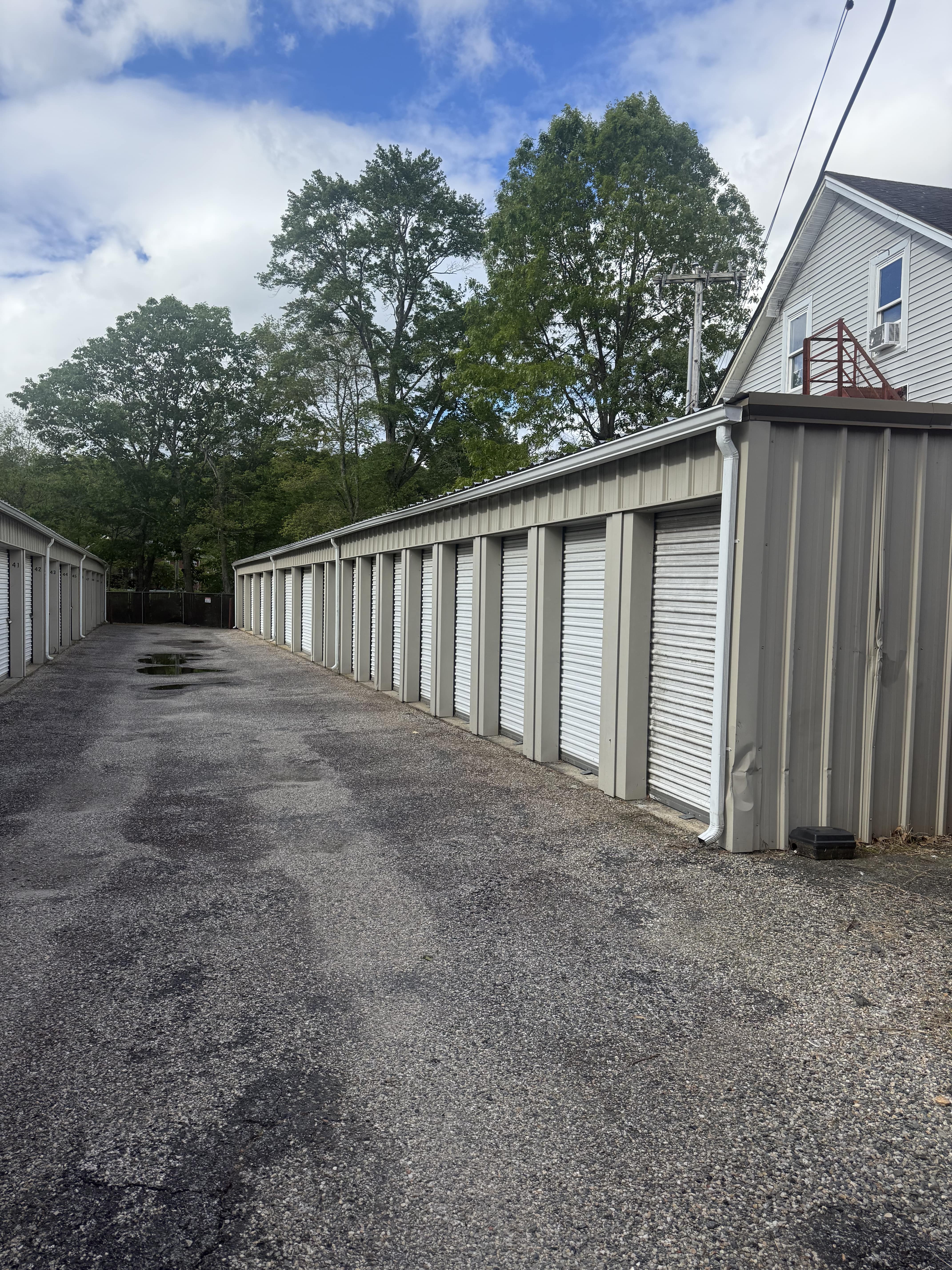 Self storage facility near me