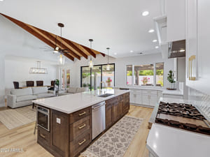 {{ custom_values.service_3 }} in {{custom_values.area_3})