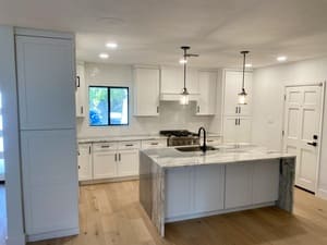 {{ custom_values.service_4 }} in {{custom_values.area_2})