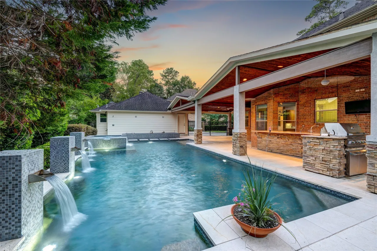Premium Outdoor Entertaining Space