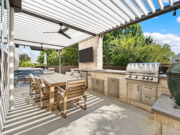 Backyard patio entertaining and seating inspiration