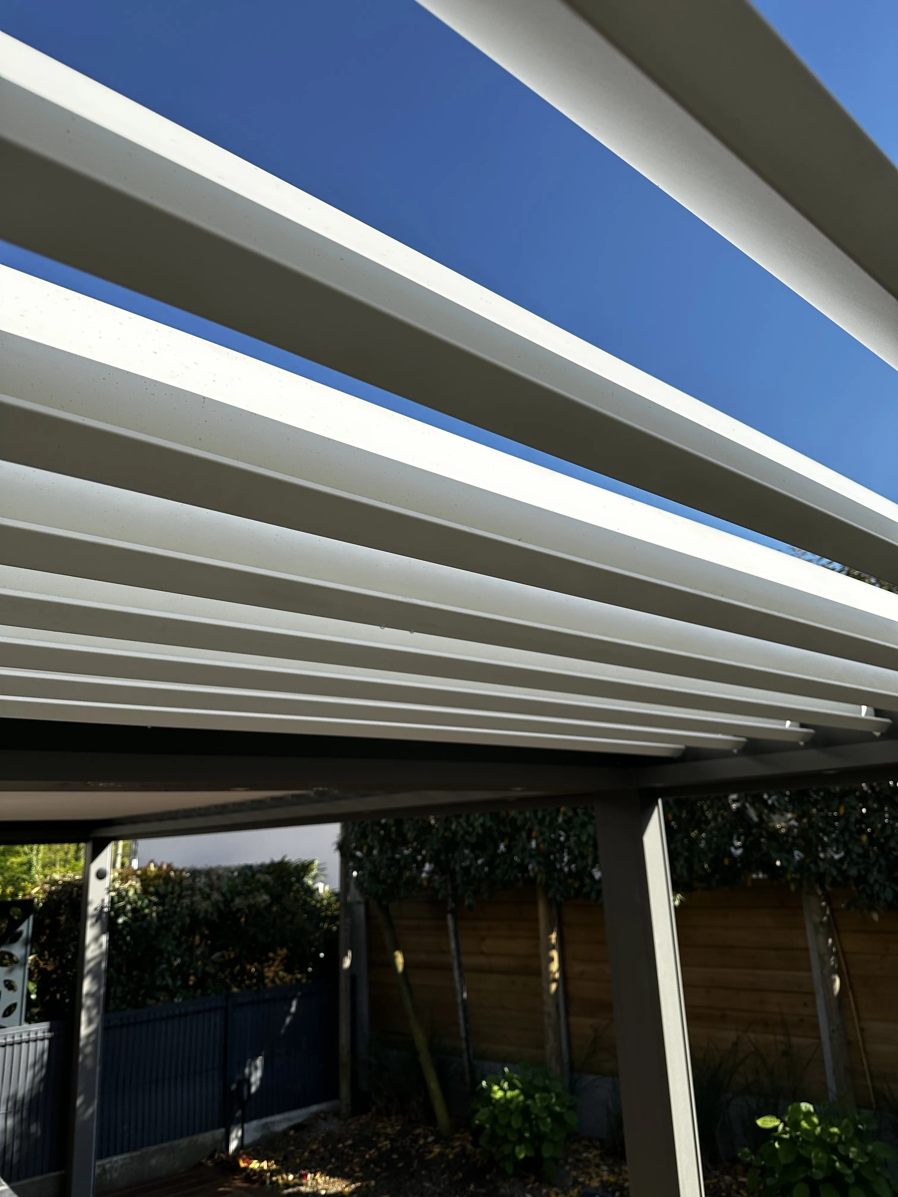 Pergola lames acier Stella