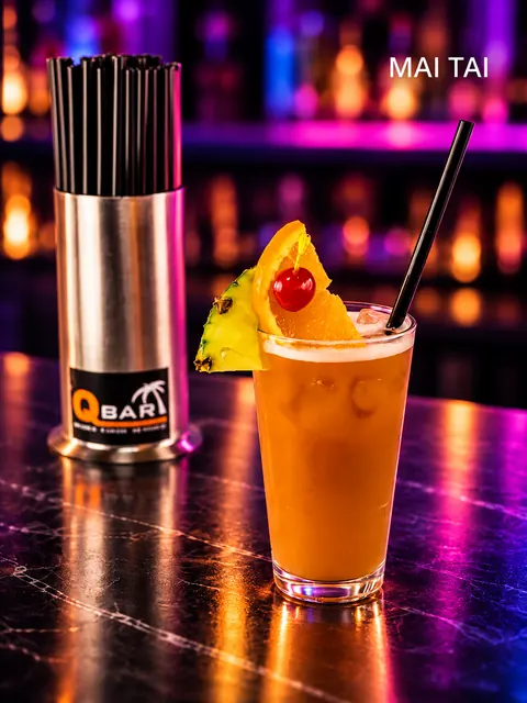 Cocktail Mai Tai an der QBAR