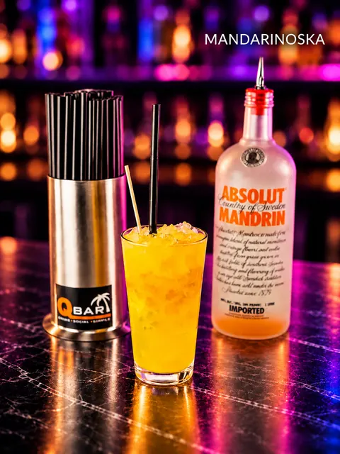 Cocktail Mandarinoska an der QBAR