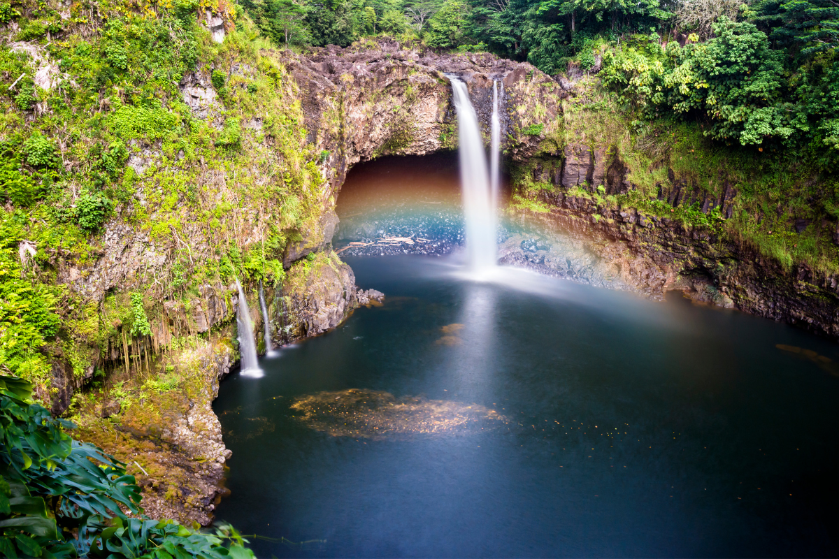 Rainbow Falls in Hawaii Rainbow Falls in Hawaii