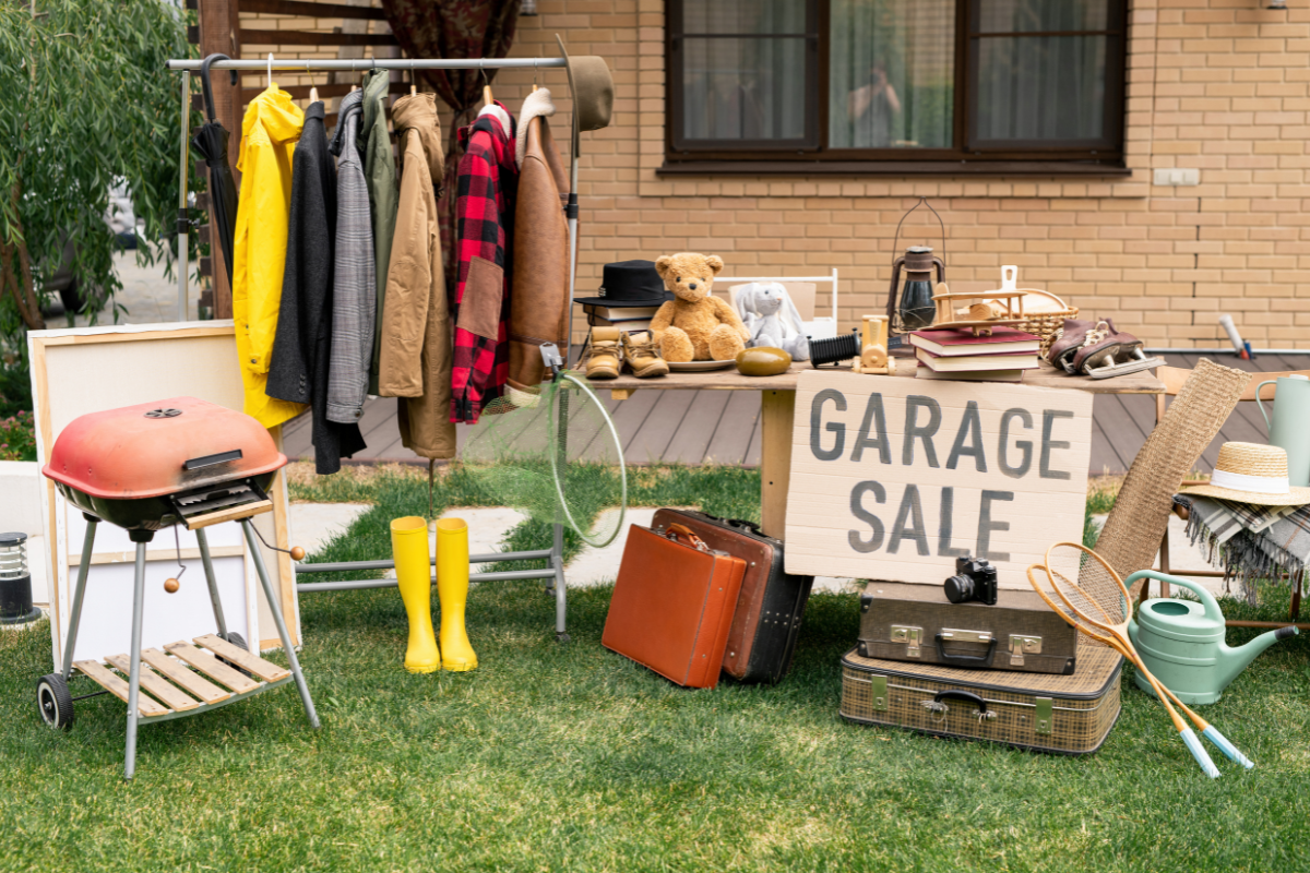 Saving money for vacation at a garage sale Saving money for vacation at a garage sale
