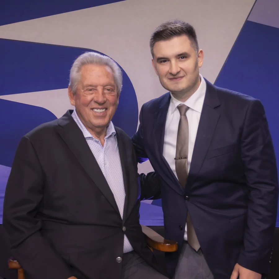 Andrei Gabor alături de John C. Maxwell