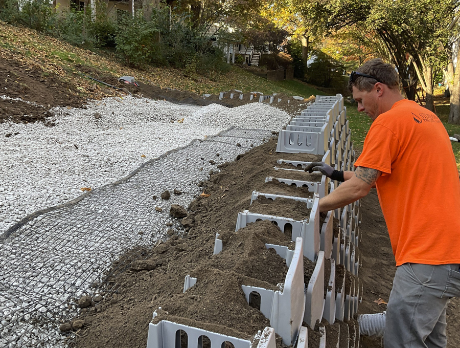Varden plantable retaining wall block construction detail