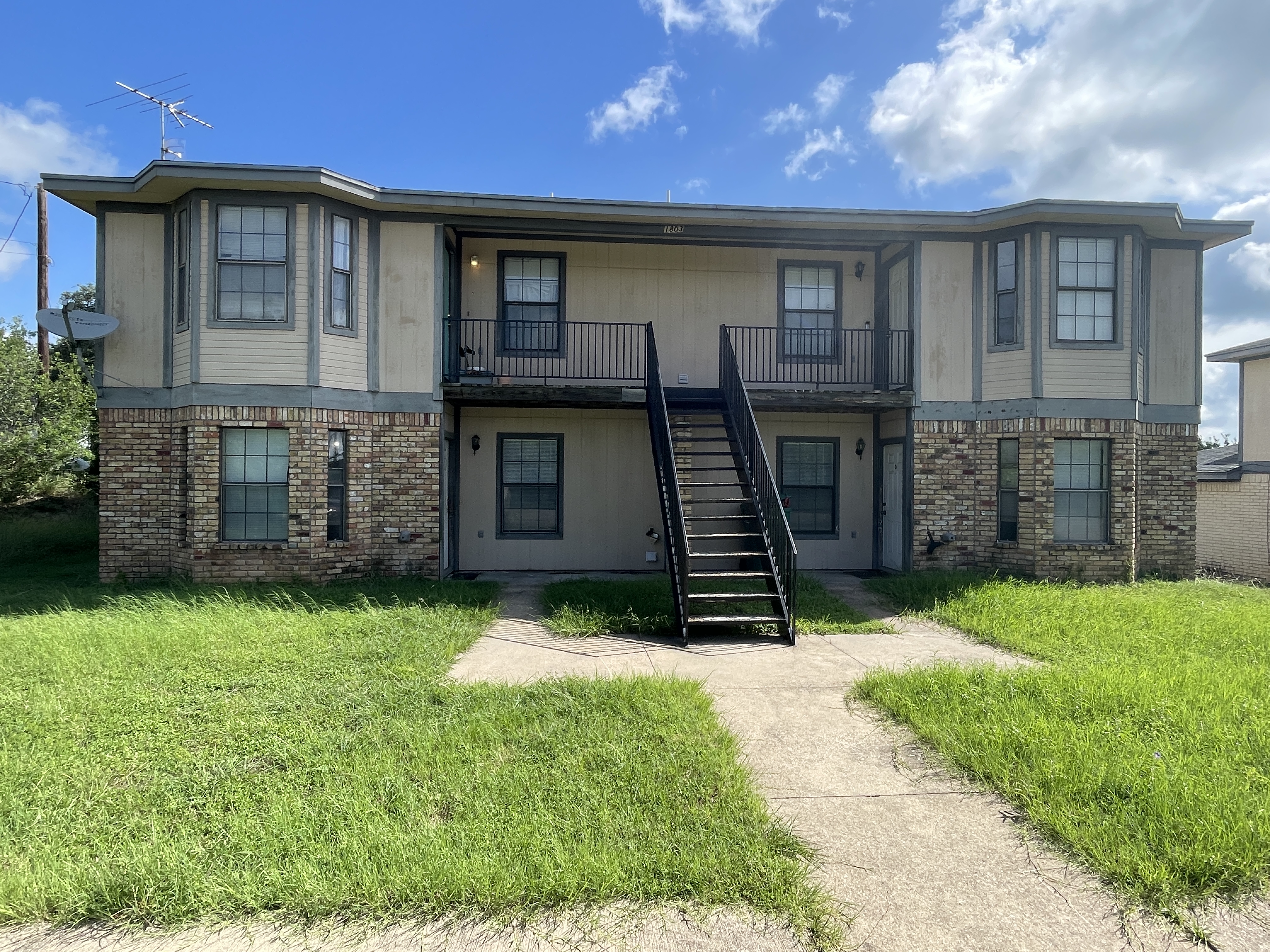 Commercial building before painting Central Texas