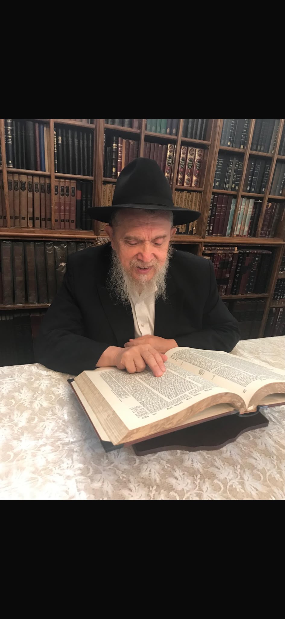 HaRav Ephraim Piekarski Shlit"a