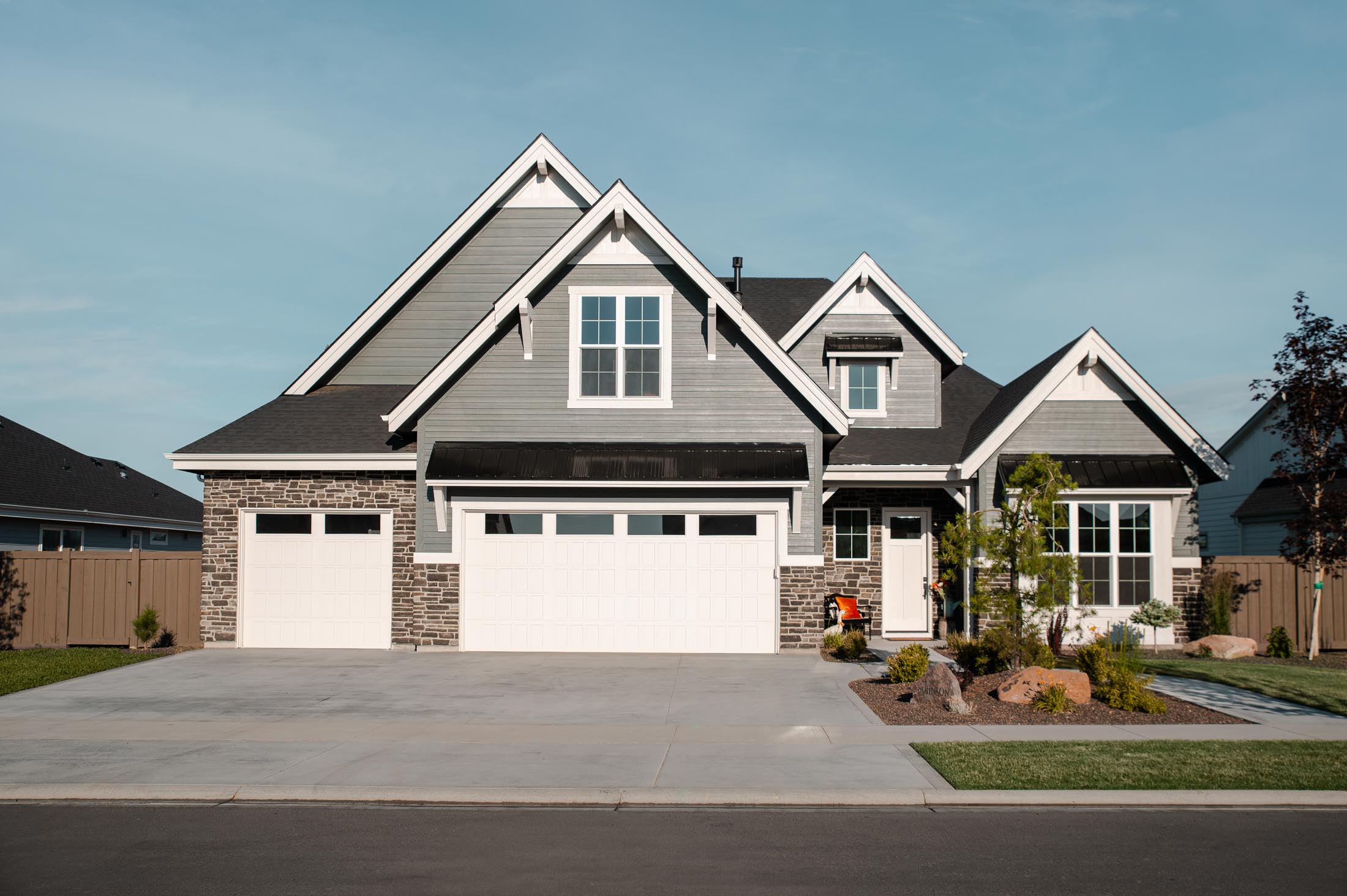 2627 N Black Forest Way