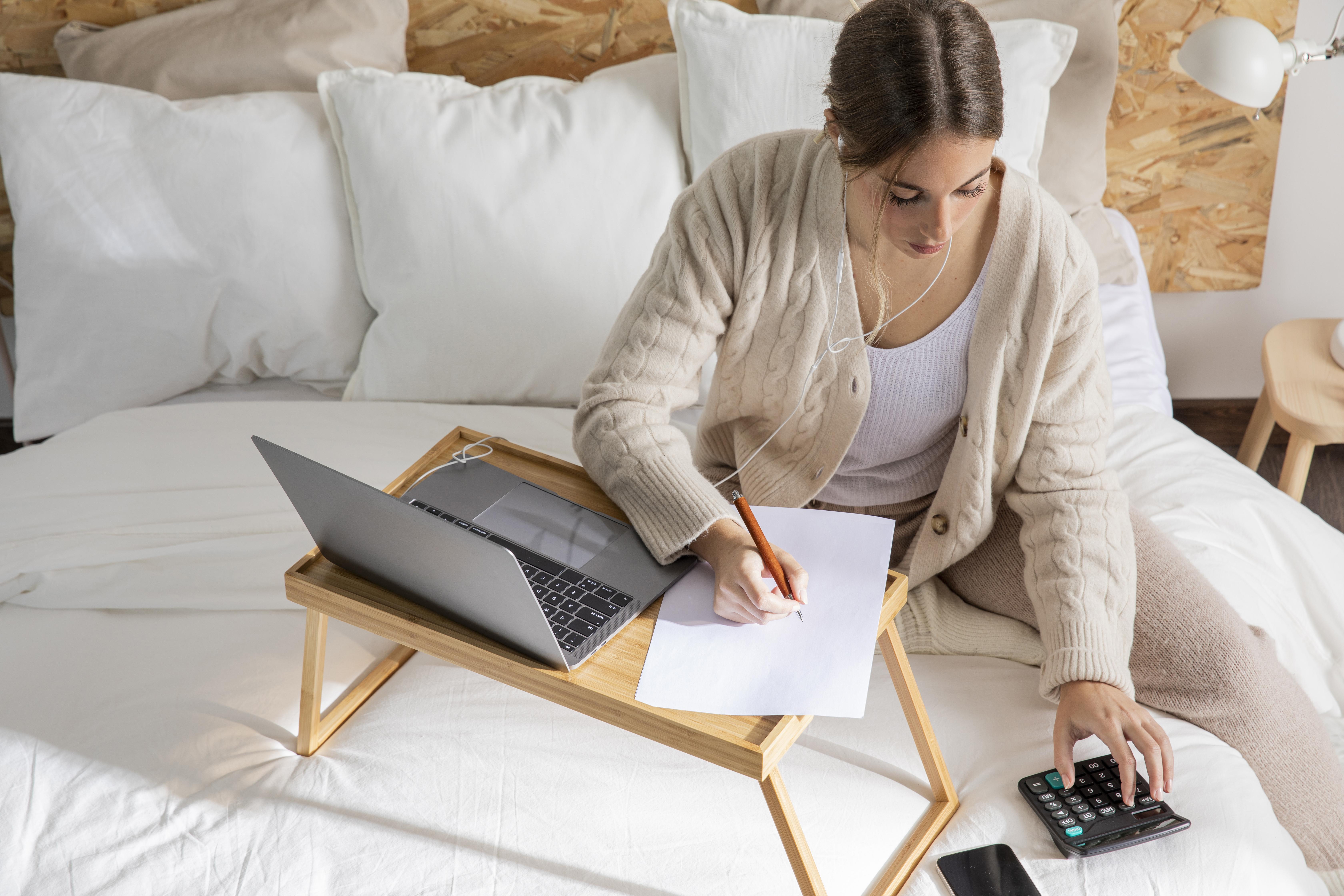 Home seller calculating commission and net proceeds before choosing an agent.