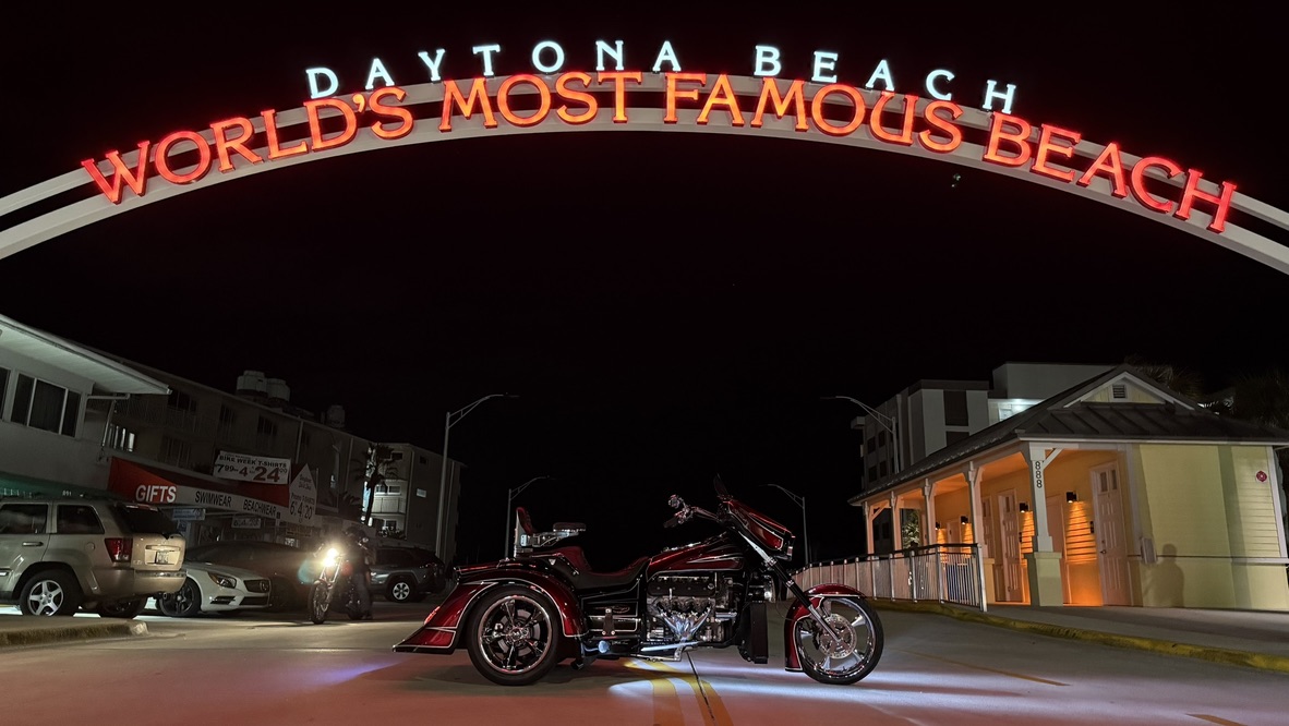 Challenger under the Daytona Beach arch at night