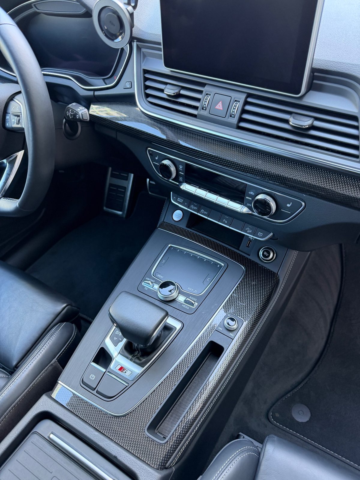 Clean centre console and controls of an Audi SQ5 after detailing