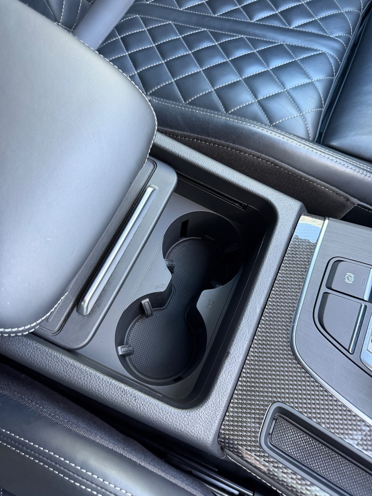 Clean cupholder in an Audi SQ5 after detailing