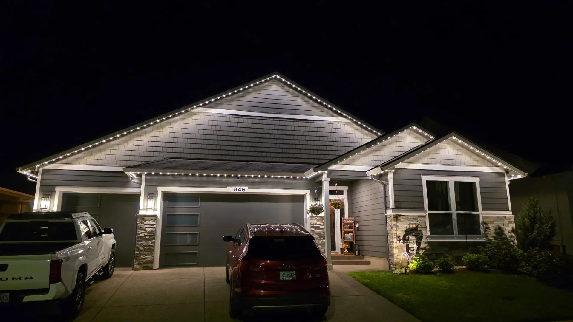 Permanent lighting feature by Premium Holiday Lights in Salem, OR