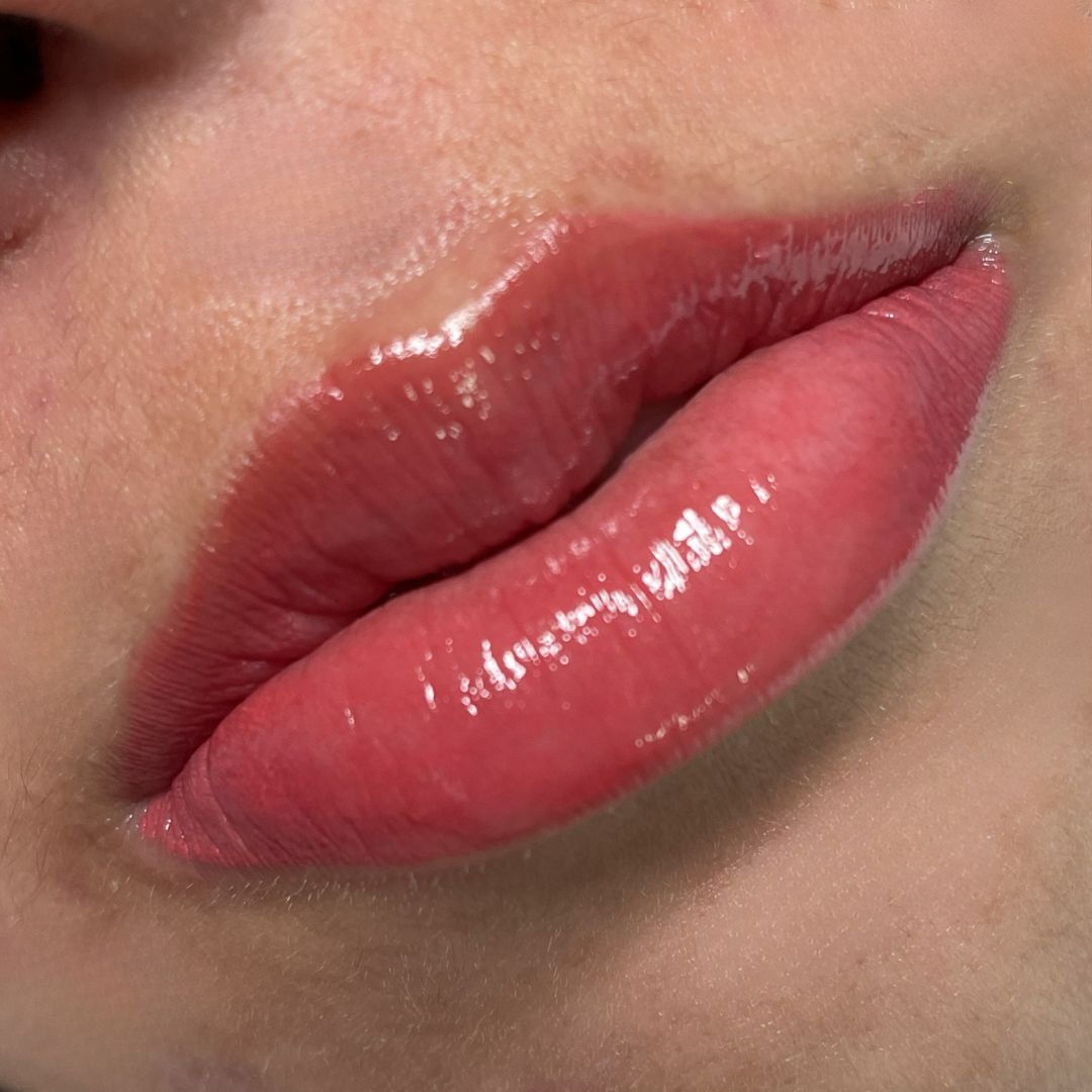 Antes y después de micropigmentación de labios en Samarath Leganés