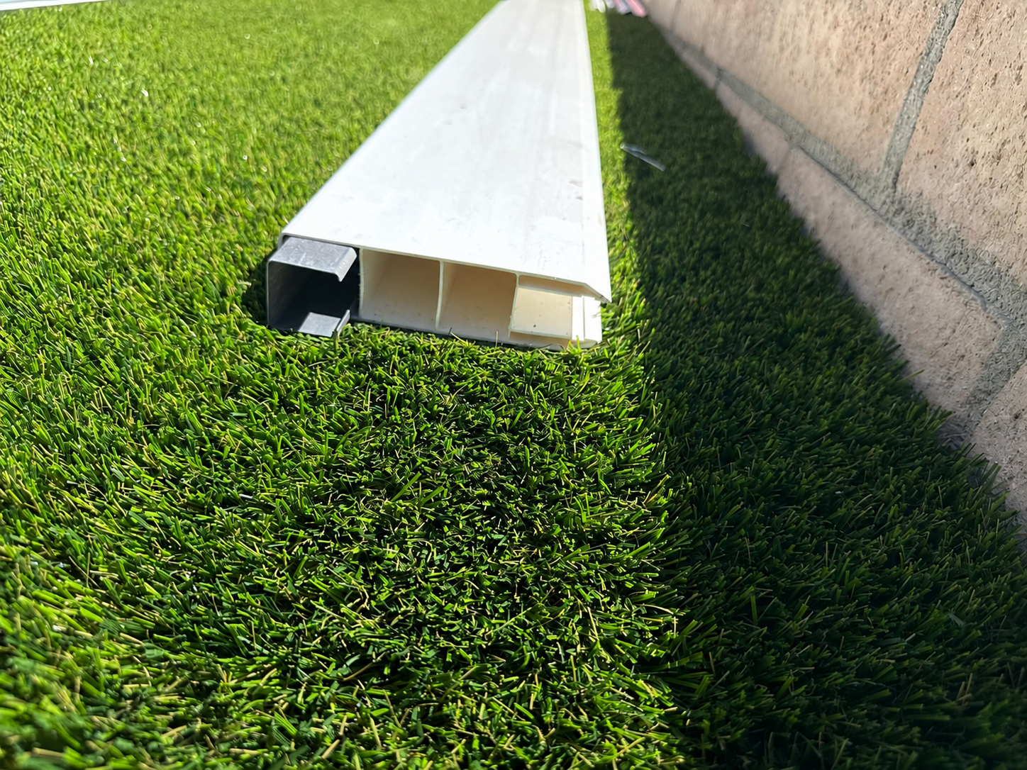 Reinforced vinyl privacy fence installation in Murrieta, California