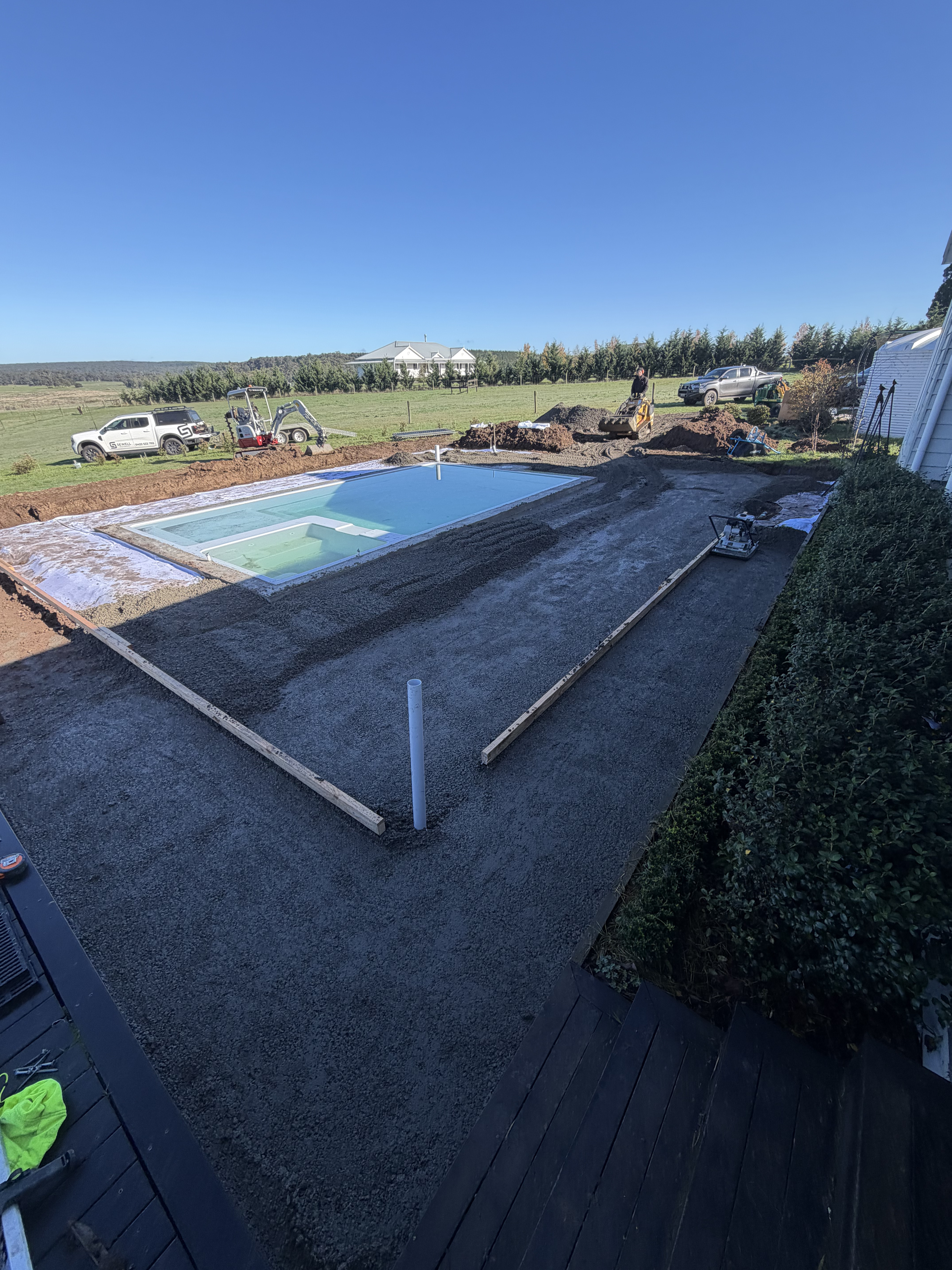 Grass-Joint Paver Pool Surround in Buninyong - Image 2