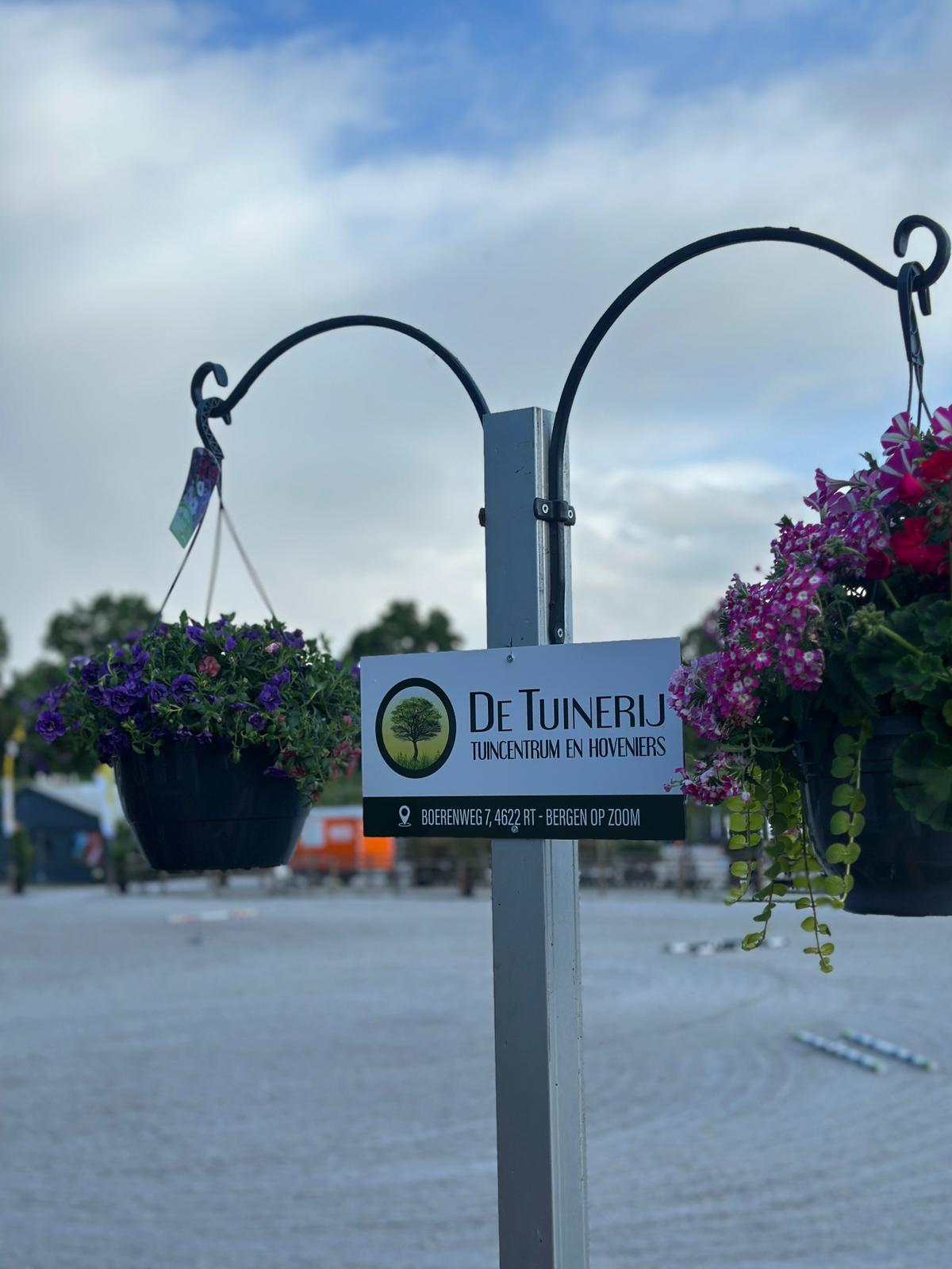 De Tuinerij - Tuincentrum en Hoveniersbedrijf