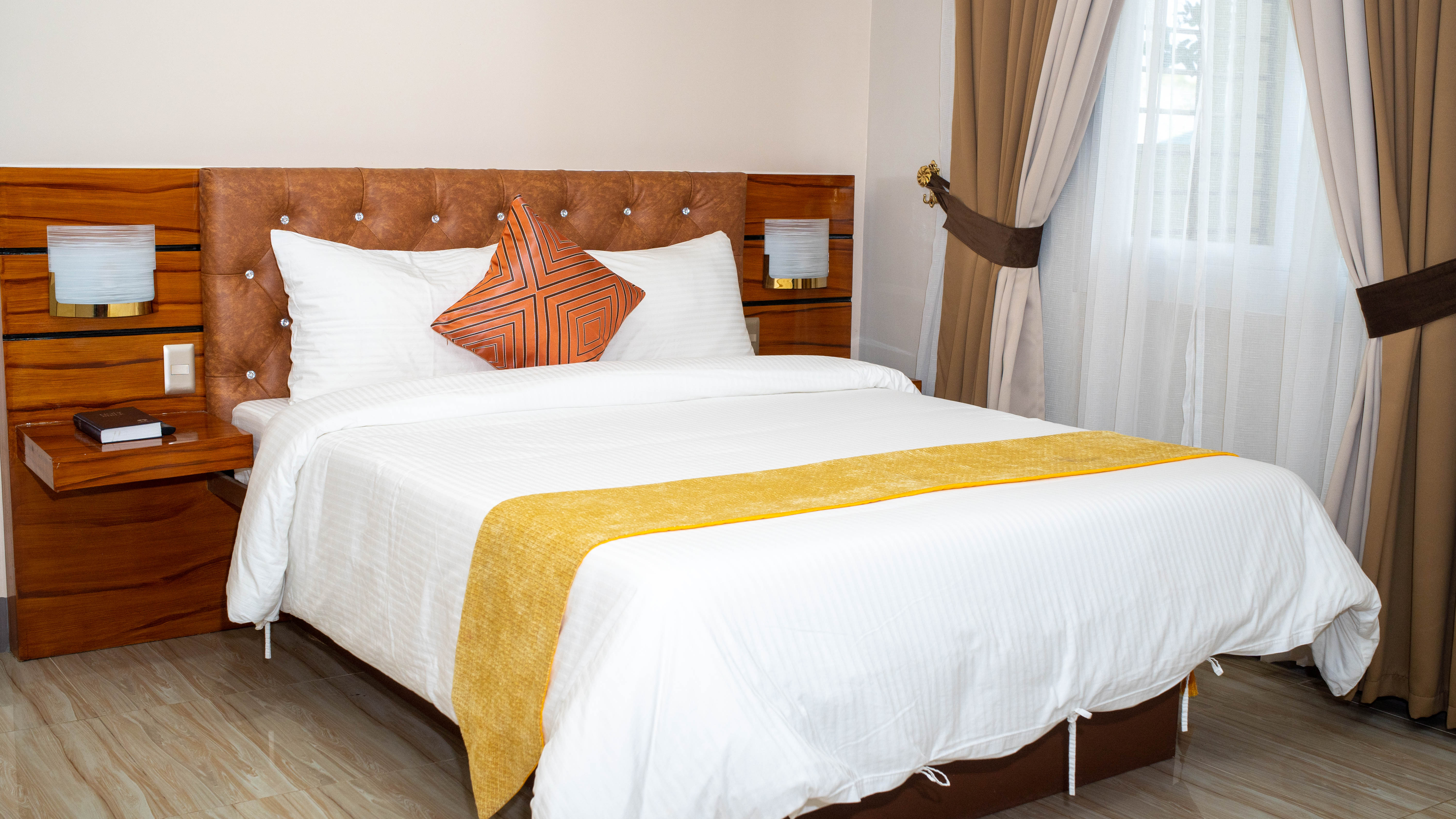 Premiere King room at Emmie Hotel Legazpi City