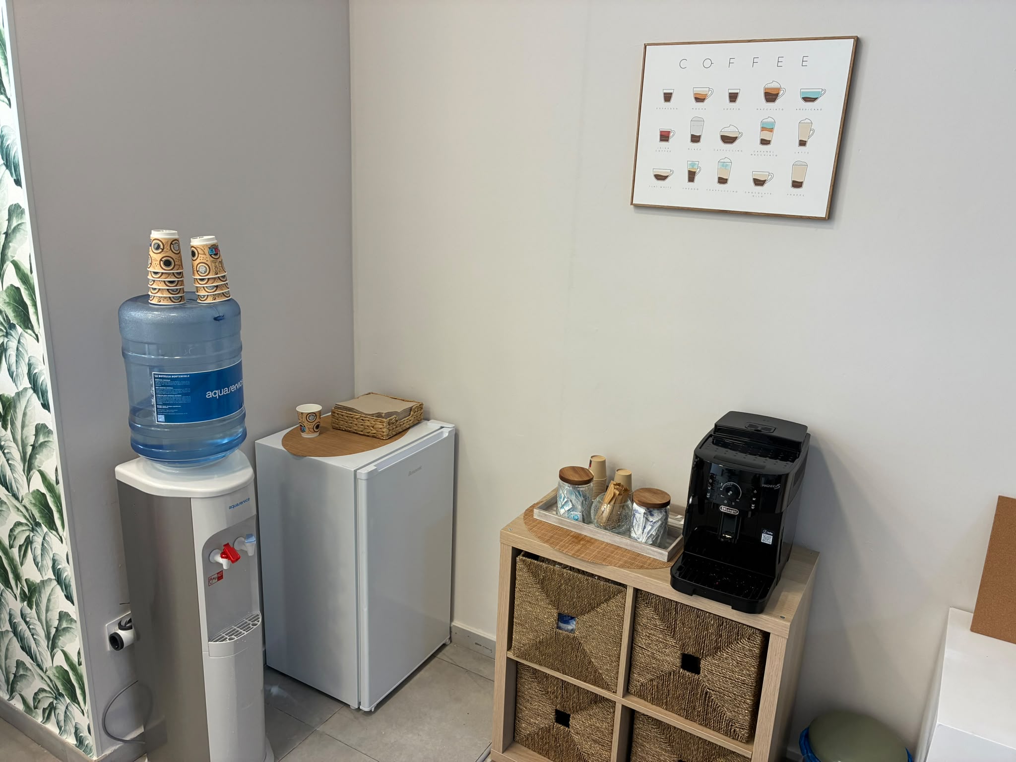 Zona de café y servicios Te Lo Consigo Coworking