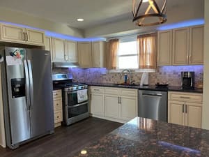 {{ custom_values.service_1 }} in {{custom_values.area_2})