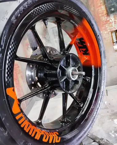 Rin KTM negro y naranja