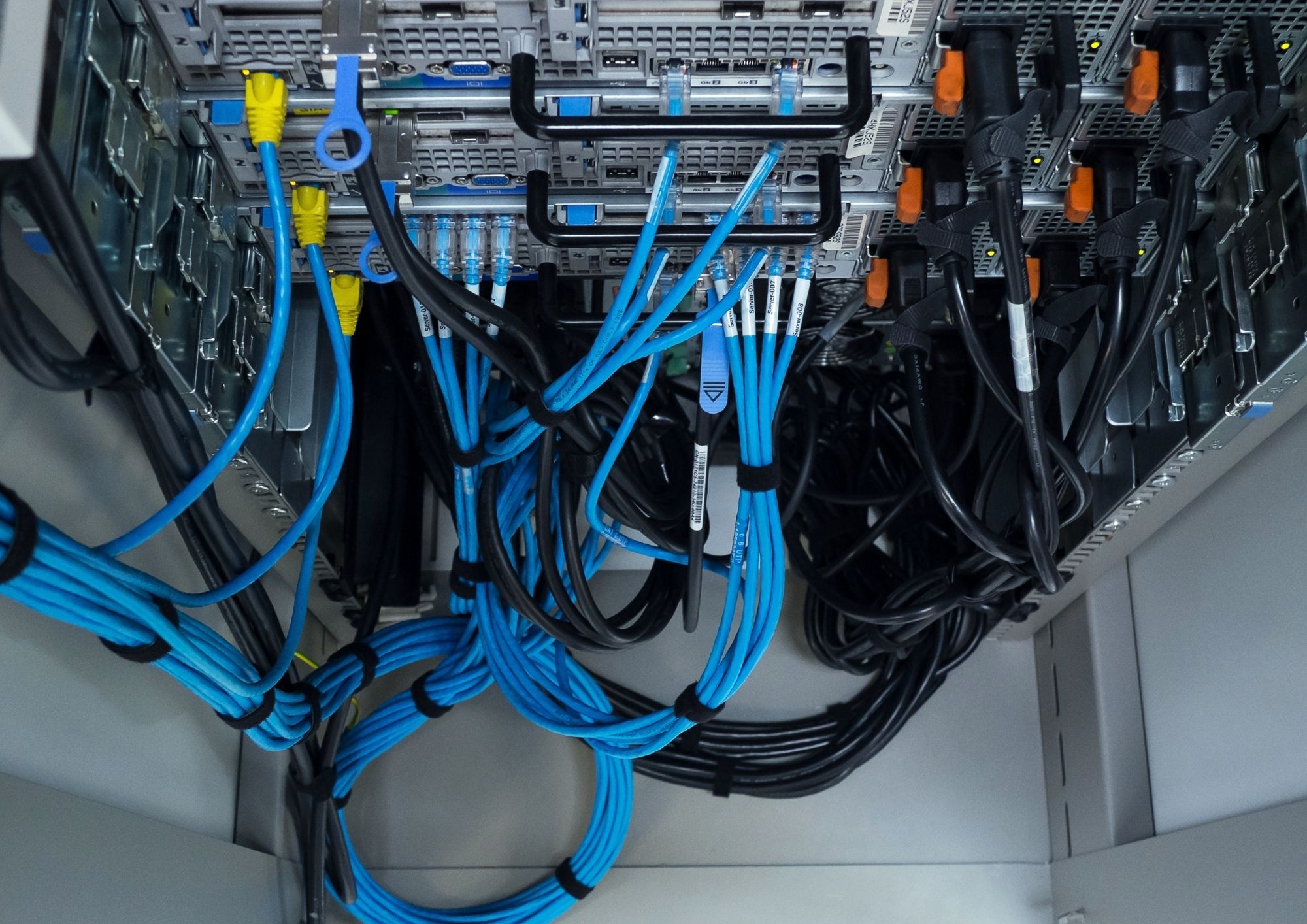Server rack and equipment cabling in a commercial network room