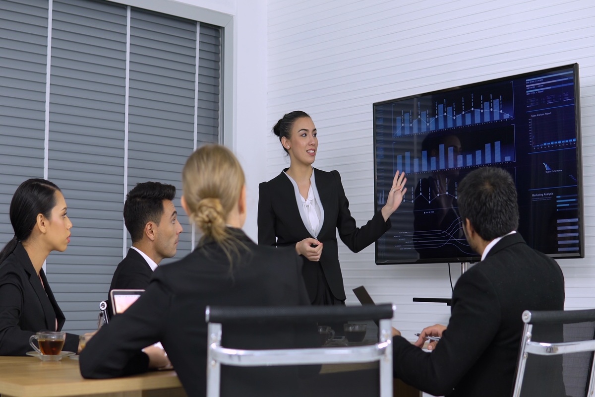 Visual Systems: Helping People See and Understand the Content Visual Systems: Helping People See and Understand the Content