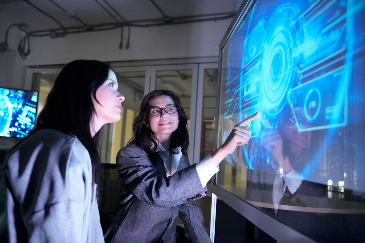 Immersive and Experiential Technology: Moving Beyond the Traditional Screen Immersive and Experiential Technology: Moving Beyond the Traditional Screen