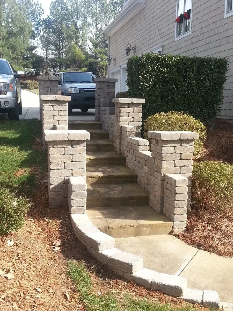 LAP stone entry steps with paver pillars and flagstone hardscape