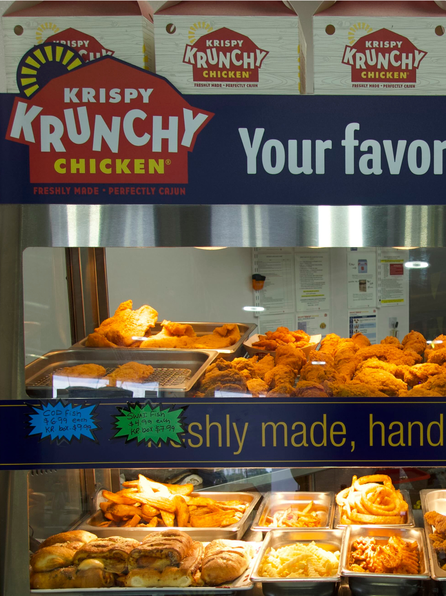Crispy chicken meals and tenders at SM Gas convenience deli