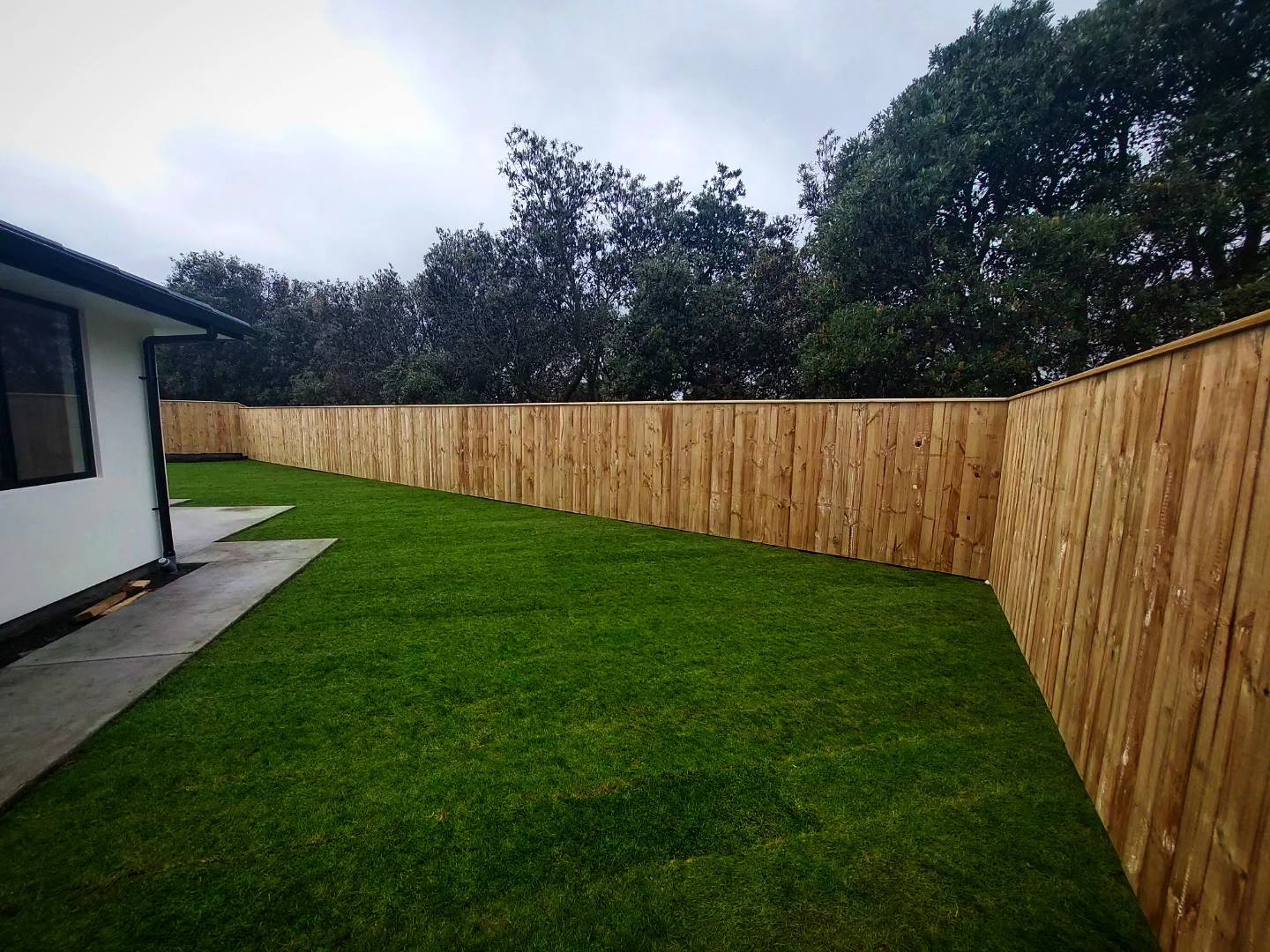 Custom timber fence installation in Whanganui