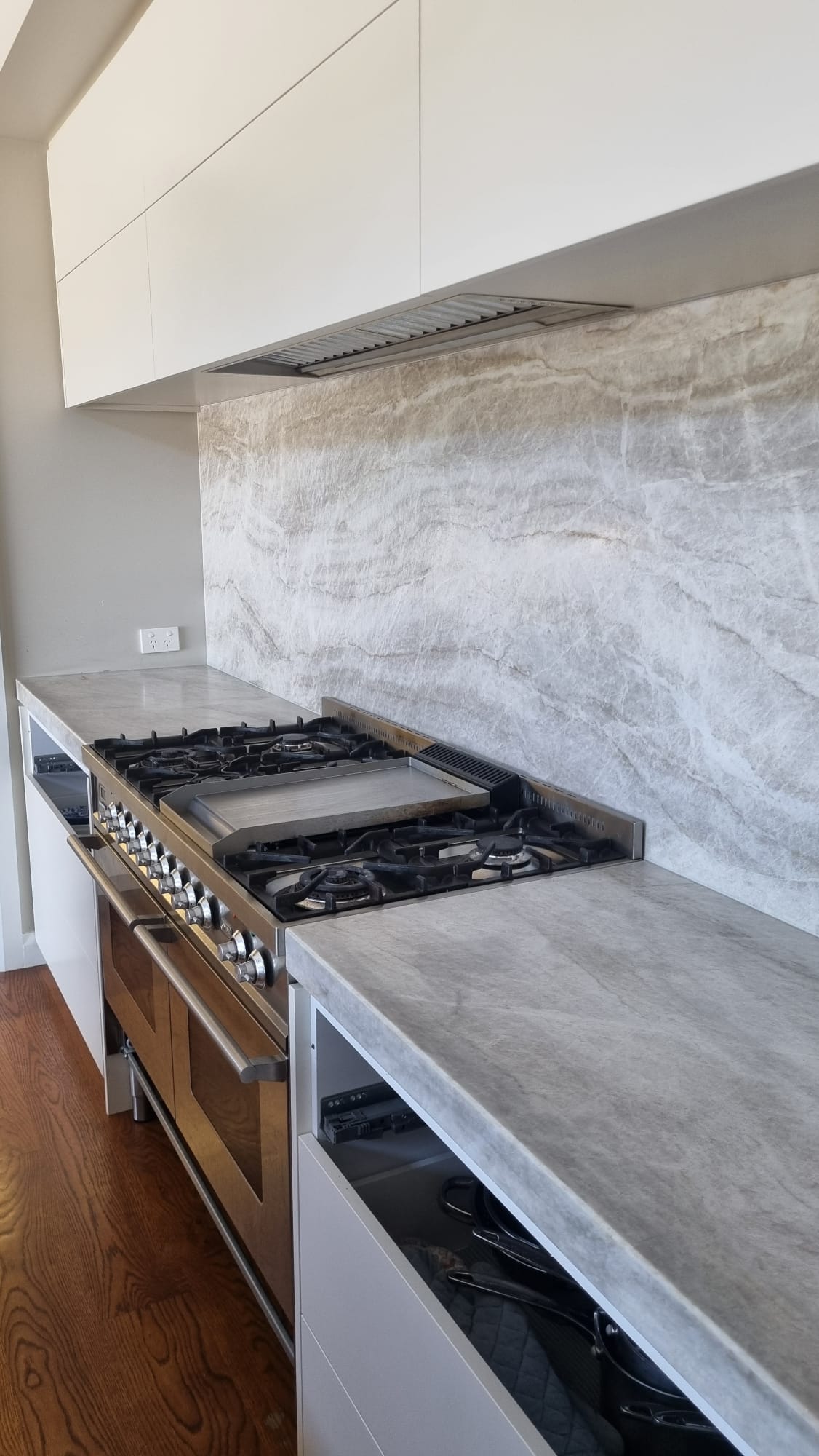 Kitchen stone benchtop installation