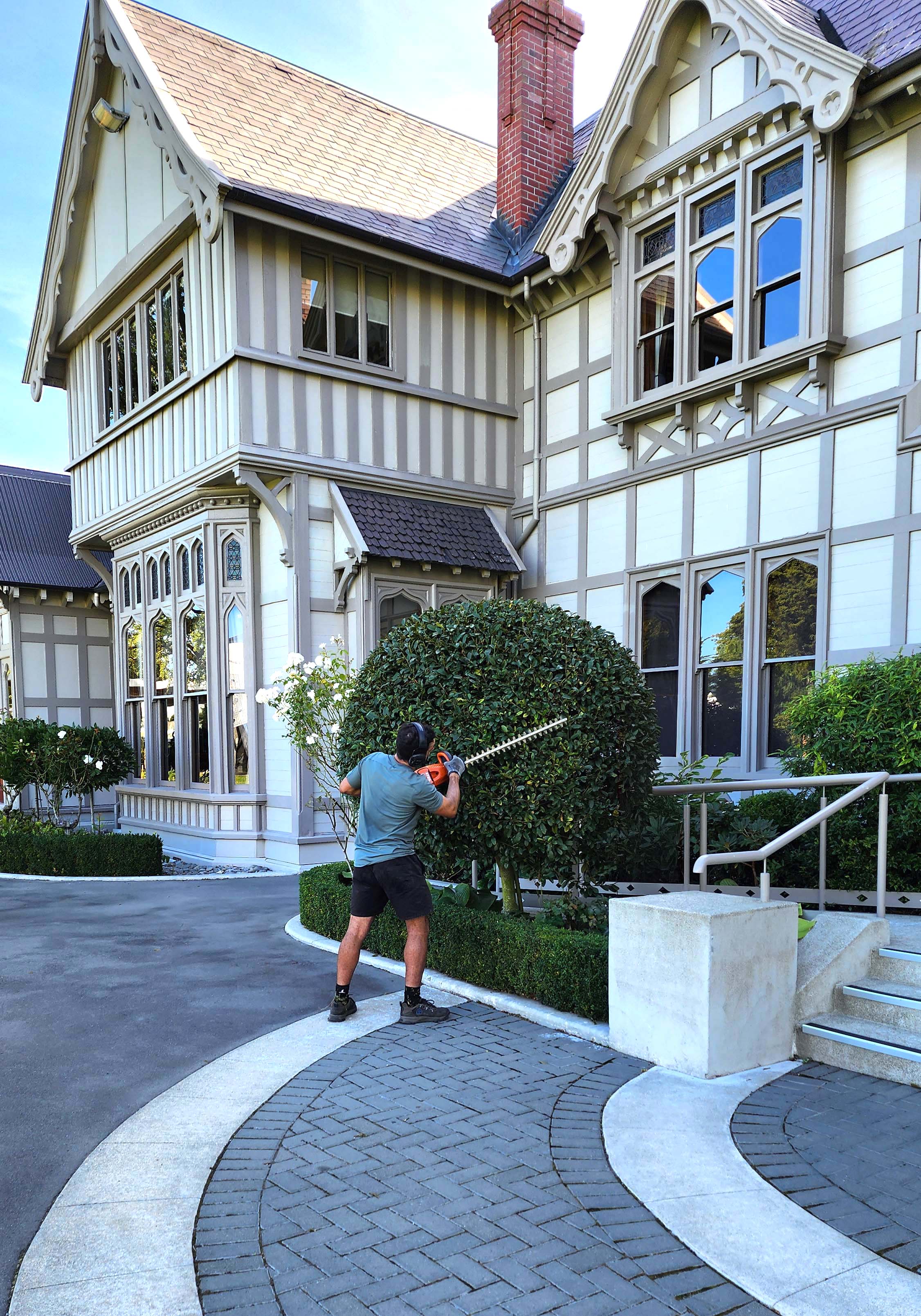 Glenn working in a Christchurch garden