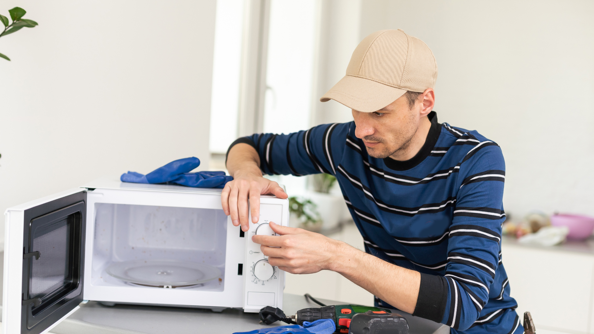 Microwave oven installation in Johns Creek