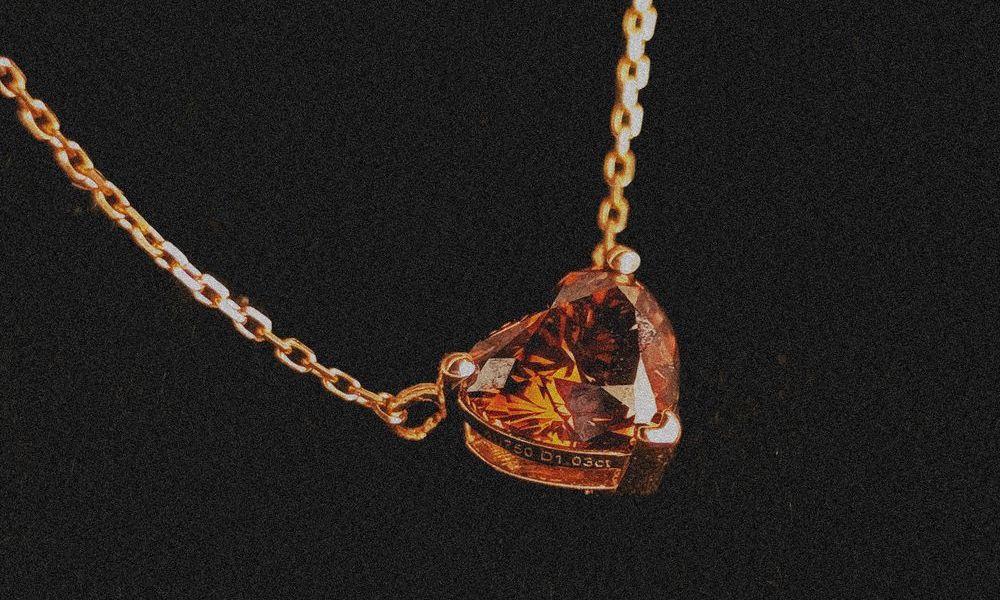 A memorial diamond set in solid 18K gold