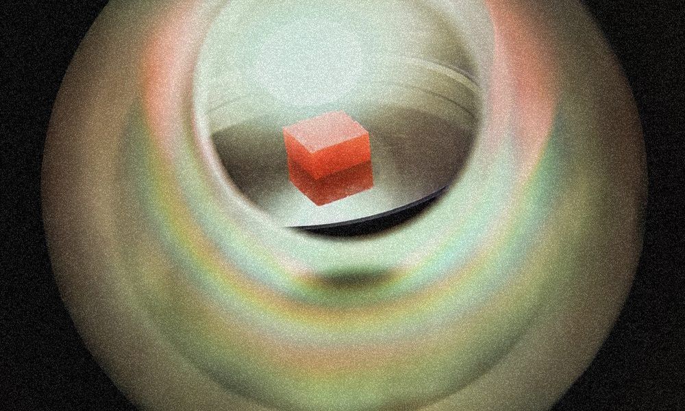 Microwave plasma inside the CVD growth chamber