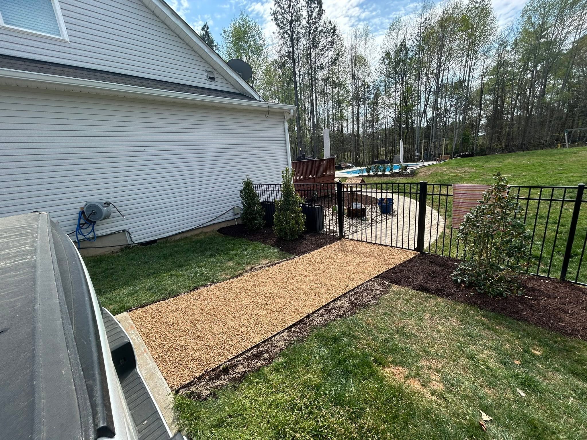 Emmanuel Estrada's Landscaping project image 2