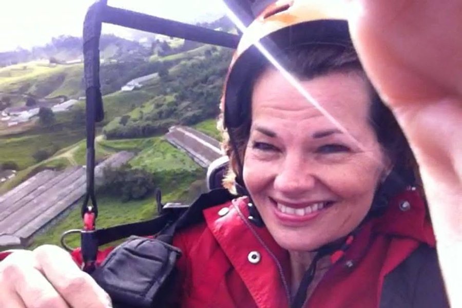 Wendy paragliding